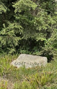 Gedenkstein auf dem Goetheweg zum Brocken